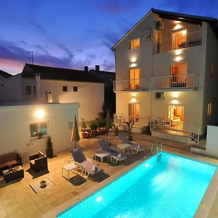 Batur ゲストハウス 3*