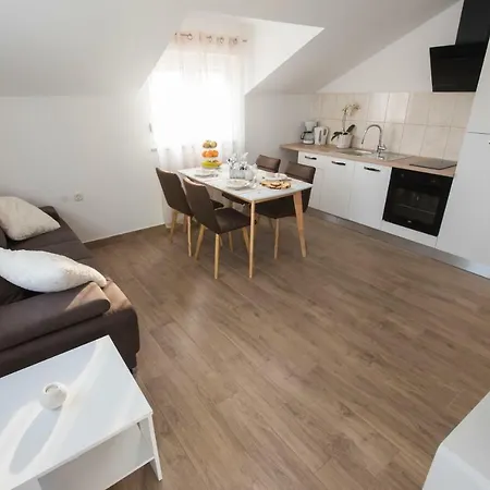 ゲストハウス Batur ザダル