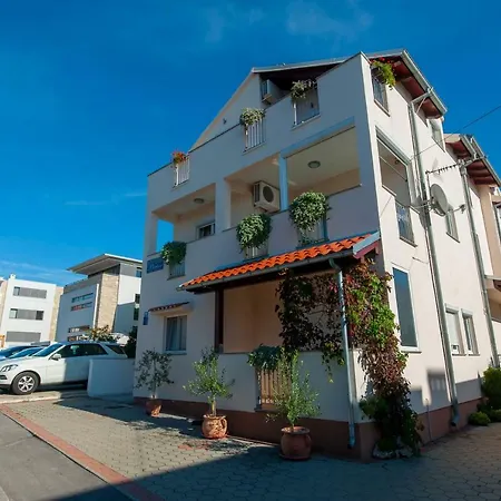 Batur Gostinjska kuća 3*