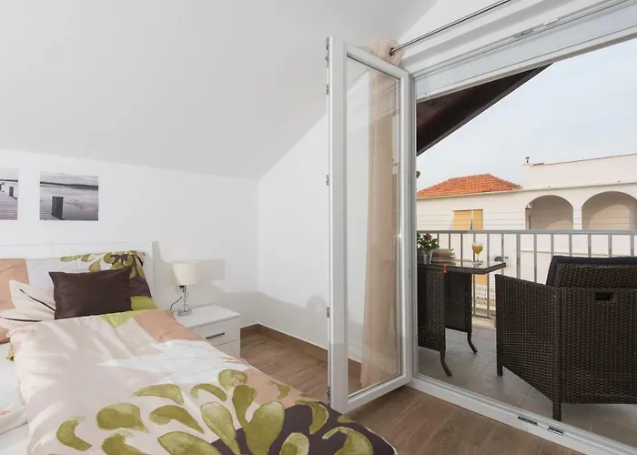 Guest house Batur 3*